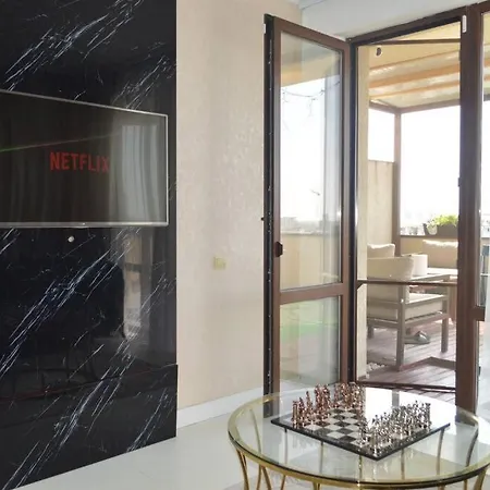 Apartment Inviting Space With A Beautiful Layout *