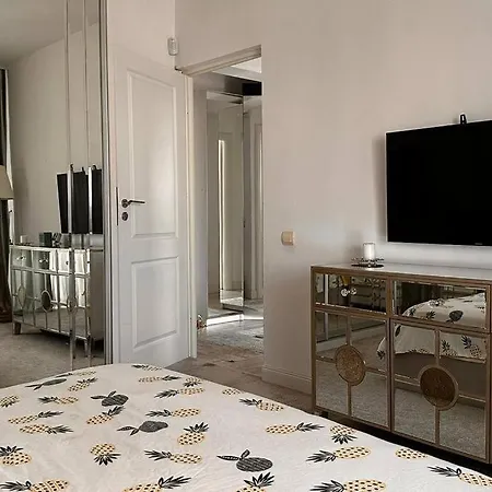 Inviting Space With A Beautiful Layout *