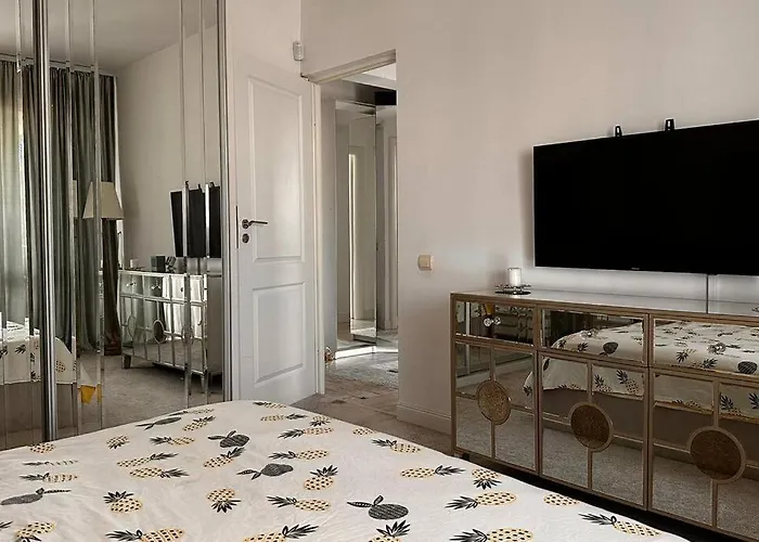 Inviting Space With A Beautiful Layout *